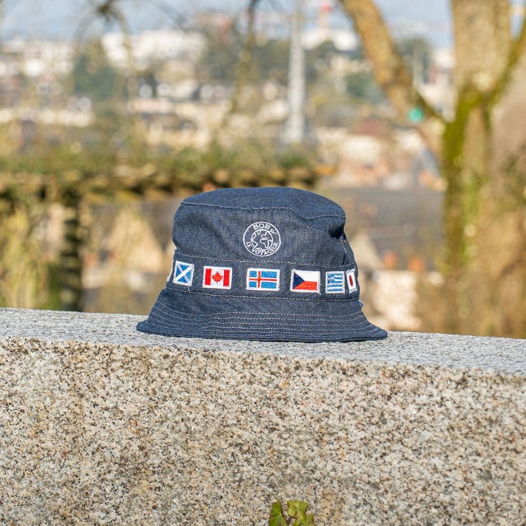 Bob jean personnalisé avec drapeau brodé
